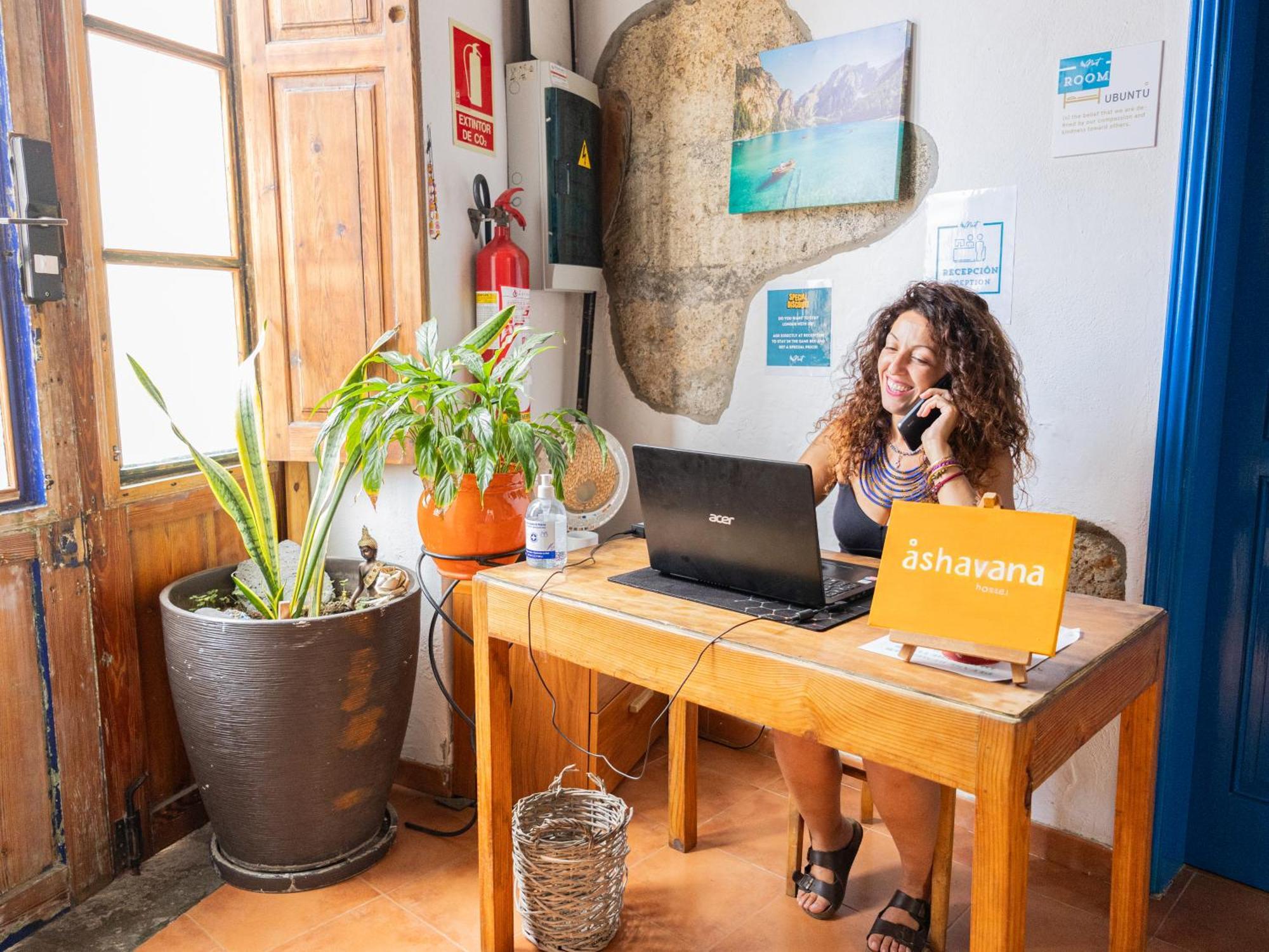 Ashavana Nest Hostel เอลเมดาโน ภายนอก รูปภาพ